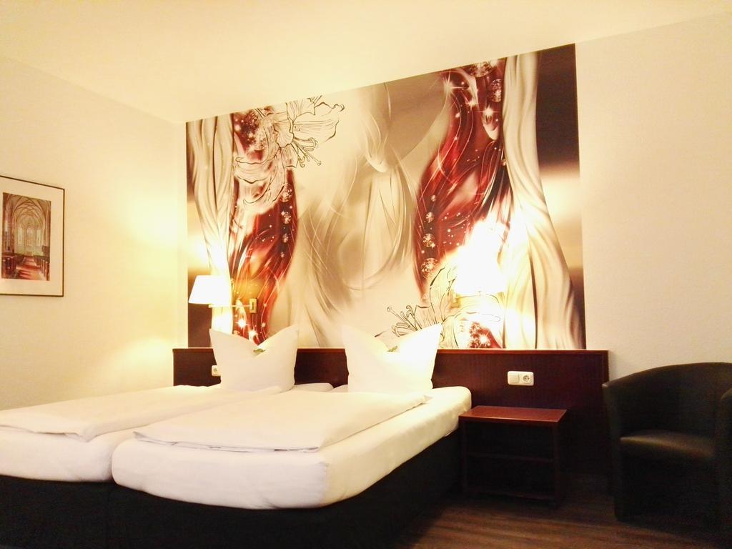 Hotel Anhalt Koethen  Esterno foto