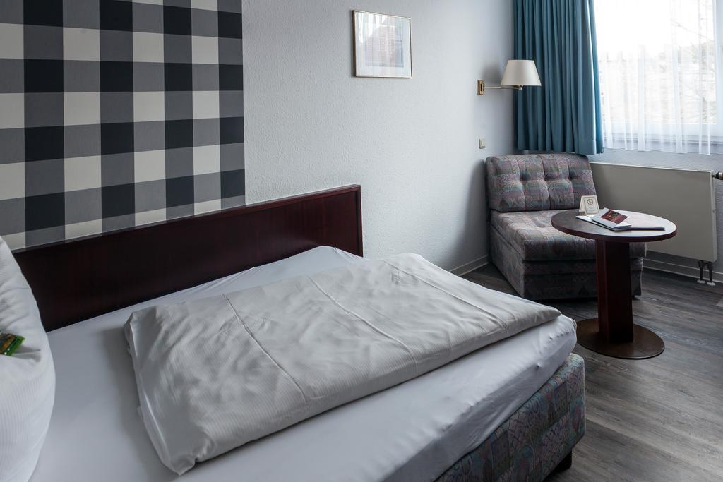 Hotel Anhalt Koethen  Esterno foto