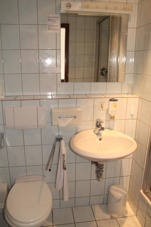 Hotel Anhalt Koethen  Esterno foto