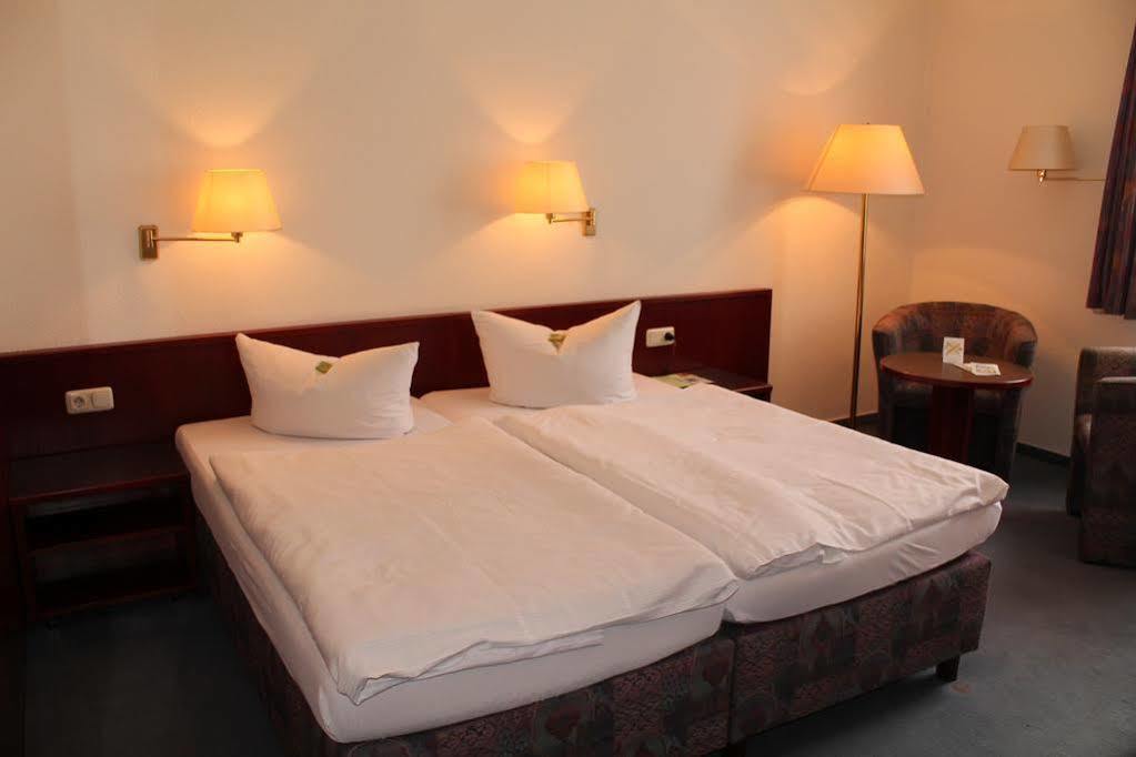 Hotel Anhalt Koethen  Esterno foto