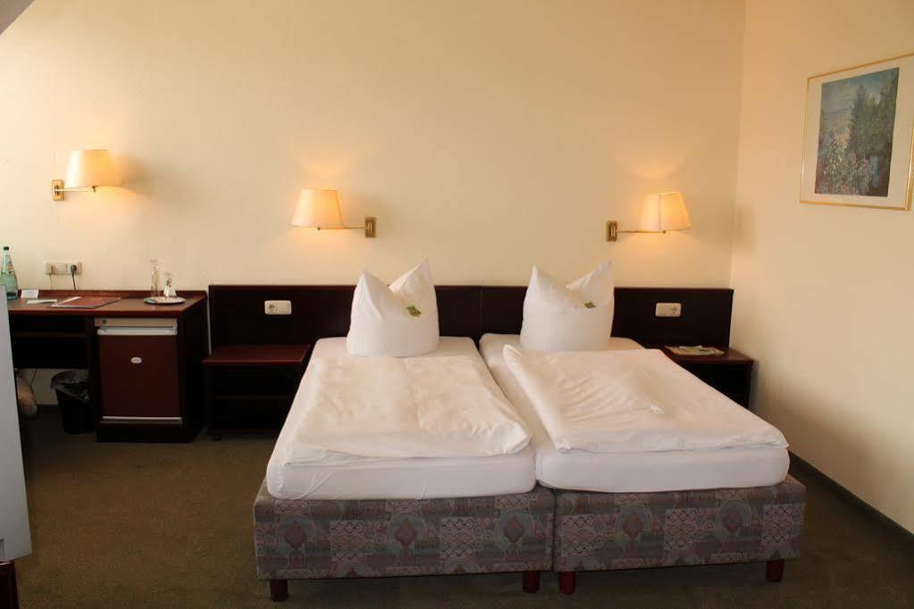 Hotel Anhalt Koethen  Esterno foto