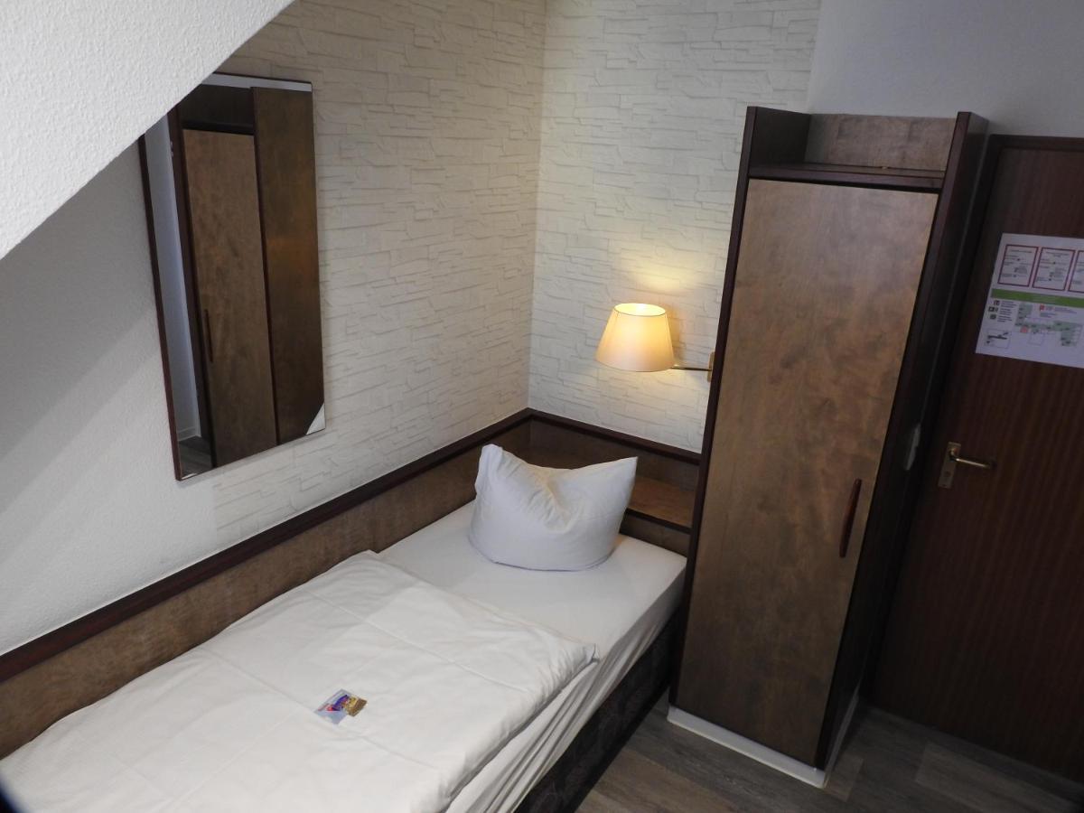 Hotel Anhalt Koethen  Esterno foto